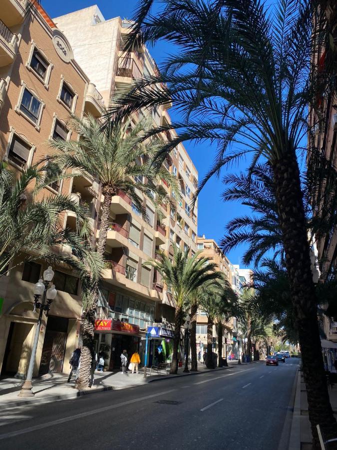 Pension El Dorado Alicante Bagian luar foto