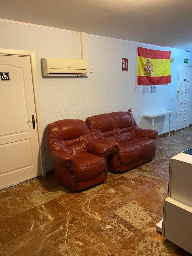 Pension El Dorado Alicante Bagian luar foto