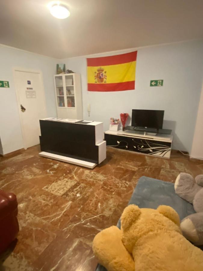 Pension El Dorado Alicante Bagian luar foto