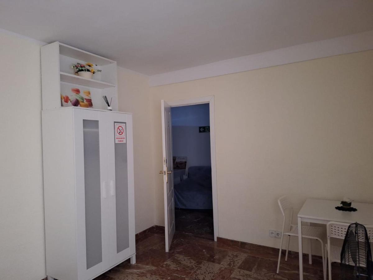 Pension El Dorado Alicante Bagian luar foto