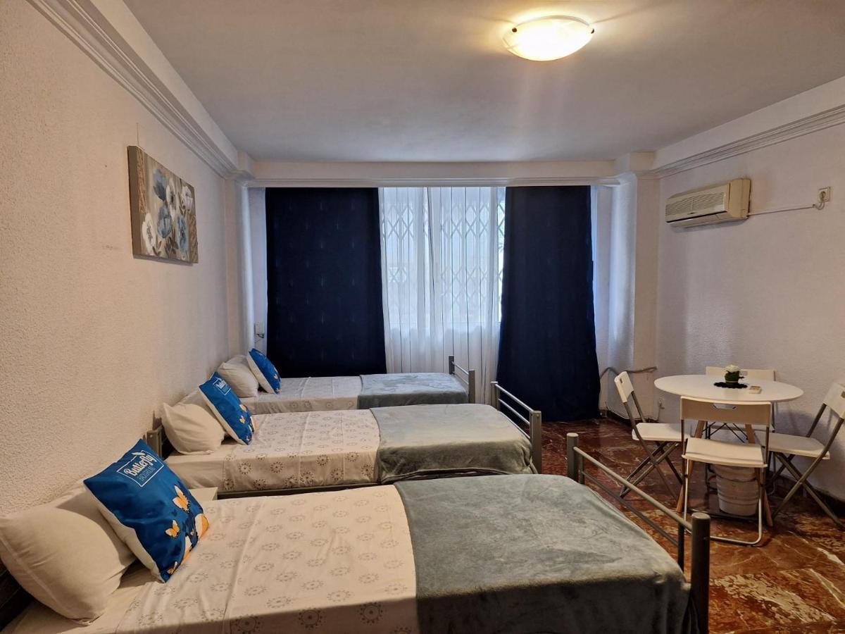 Pension El Dorado Alicante Bagian luar foto