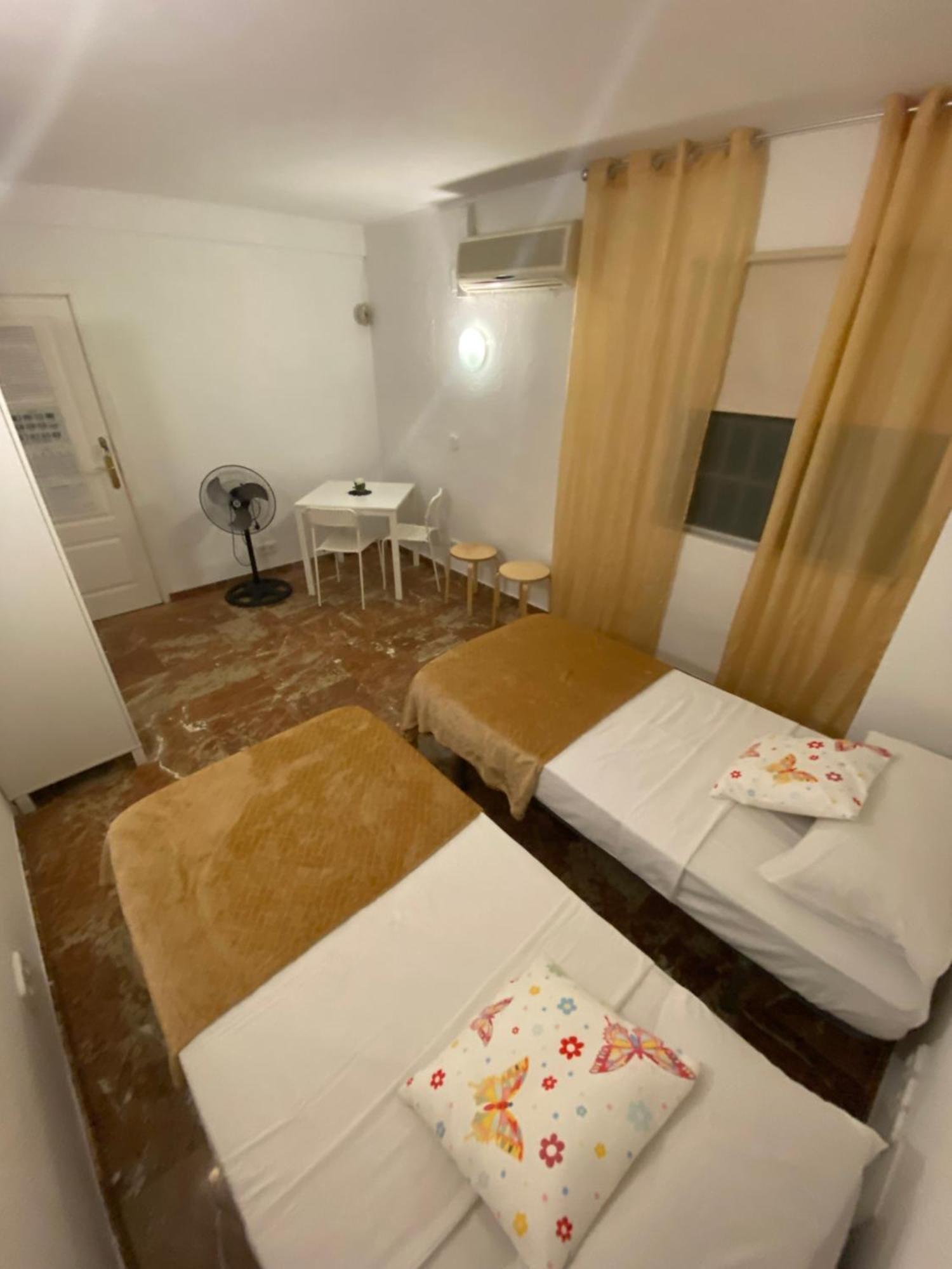 Pension El Dorado Alicante Bagian luar foto