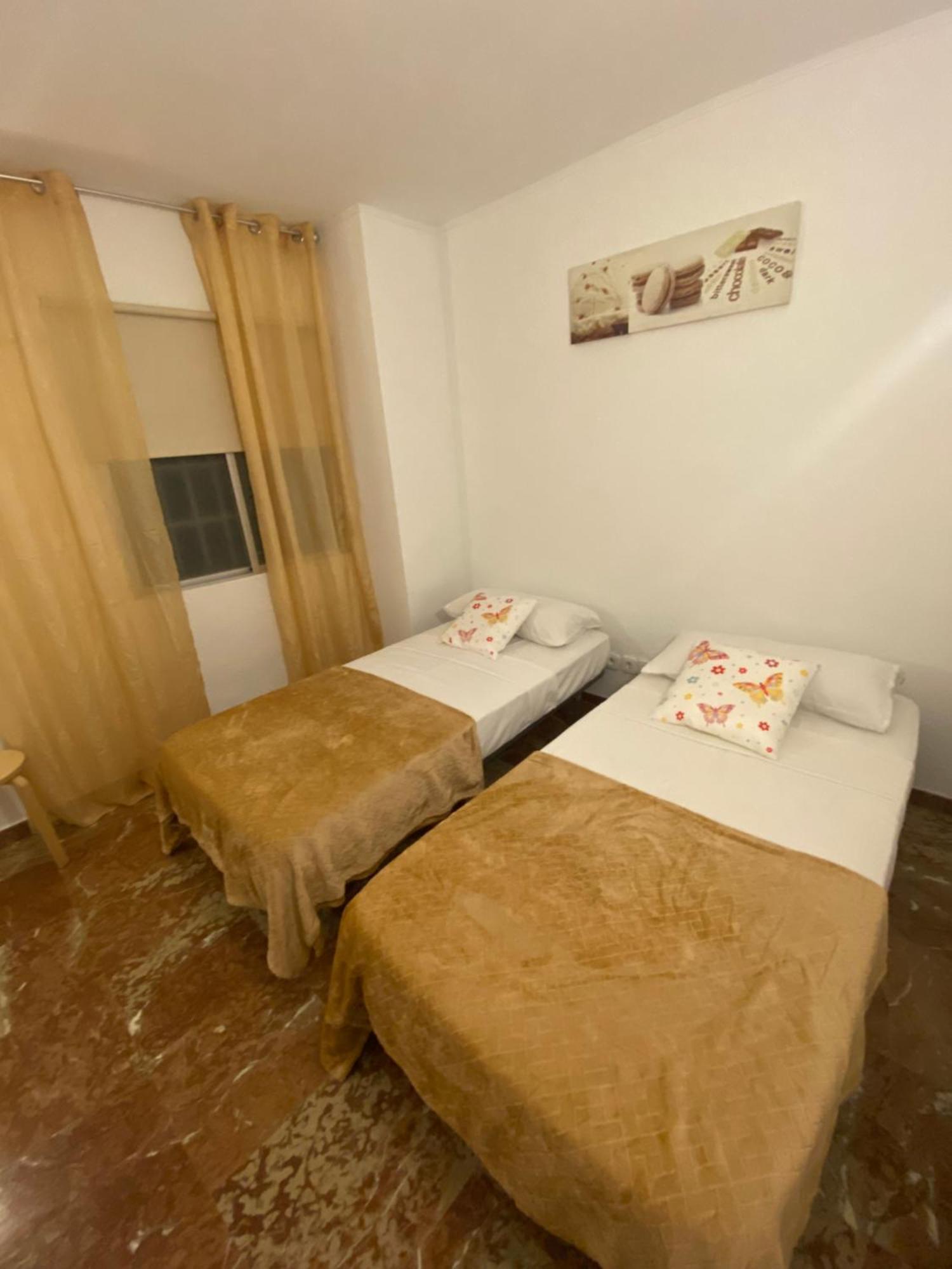 Pension El Dorado Alicante Bagian luar foto
